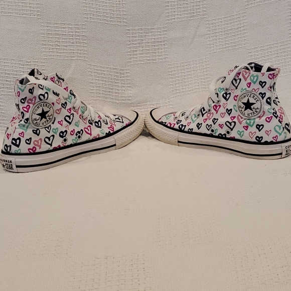 Kids Converse. Size 3. - Picture 5 of 8